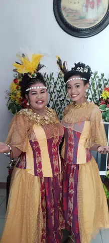 Busana penerima tamu