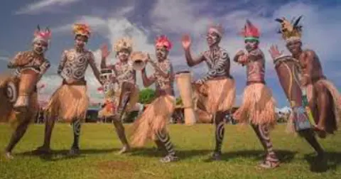 SENI PERTUNJUKAN